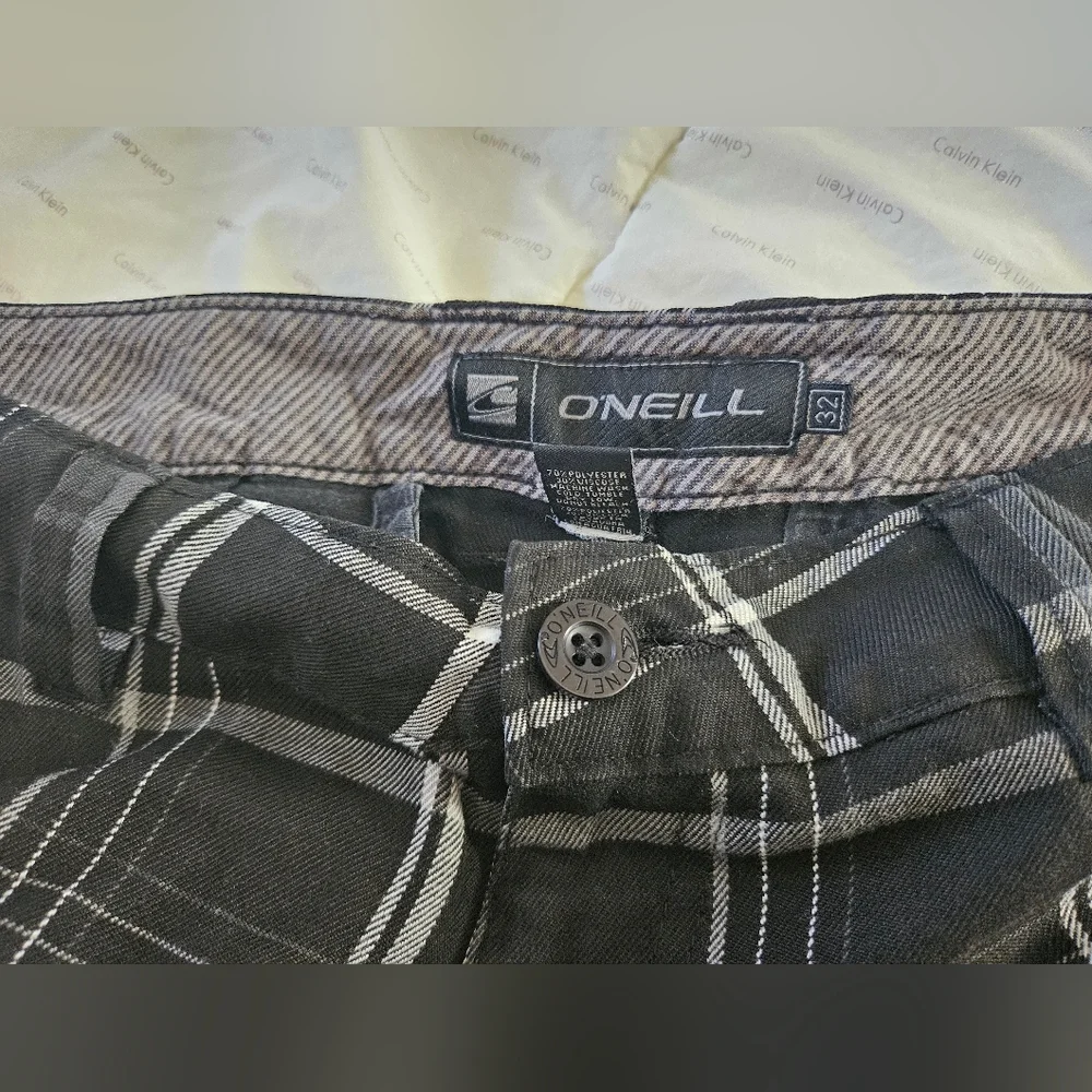 O’Neill Shorts Men’s Size 32 Black Casual Chino Flat Front Plaid Warren Surf - Picture 3 of 4